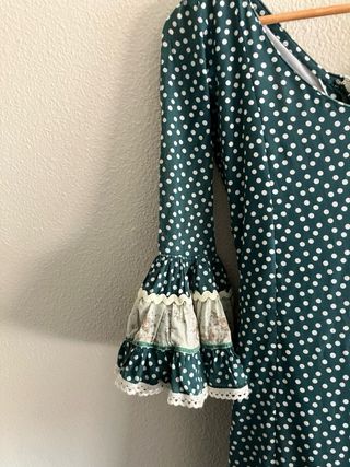 Traje de Flamenca verde  Ancho: 34-36 Largo: 145