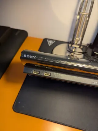 Sony PS3 Super Slim + 2 Controller + Cavi