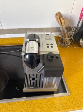 Cafetera Nespresso DeLonghi Latissima+
