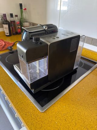 Cafetera Nespresso DeLonghi Latissima+