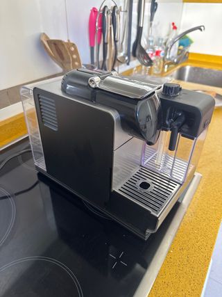 Cafetera Nespresso DeLonghi Latissima+