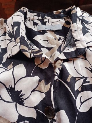 Vestido camisero estampado con bolso