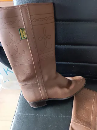 Botas camperas altas niño marrones