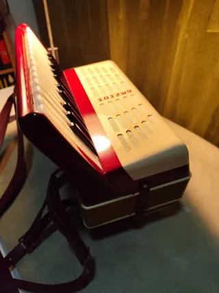 Acordeón Hohner Piccola Rojo