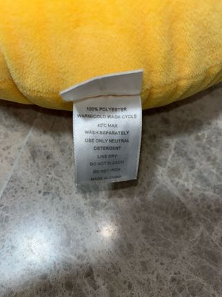 Peluche emoji corazón besando