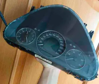 Marcador Mercedes W211 A2115408747