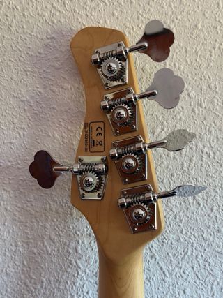 Bajo Eléctrico Sire Marcus Miller V7 (5 cuerdas)