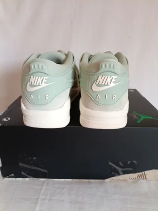 Nike Air Jordan 4 RM Talla 37.5