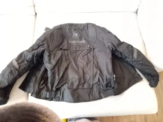 Chaqueta de motorista negra