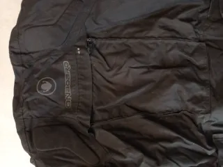 Chaqueta de motorista negra