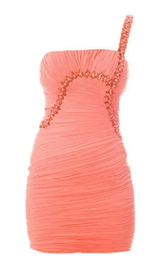 Vestido coral entallado con pedrería