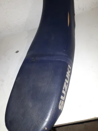 Asiento con funda rota suzuki drz