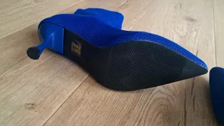 Botín calcetín azul tacón fino