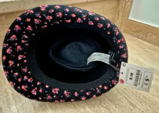 Sombrero floral negro