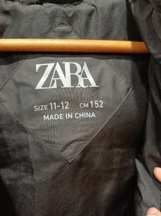 Chaleco Zara Negro con Capucha