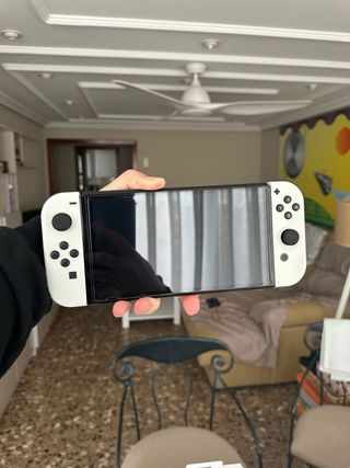 Nintendo Switch OLED Blanca + Complementos