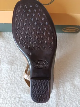 Sandalias H. Ramis trenzadas beige y oro