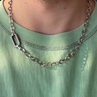 Collana essential a maglie e connettore ruvido