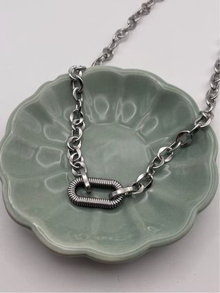 Collana essential a maglie e connettore ruvido