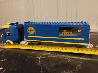 Camioncino e personaggi Lidl stile Lego