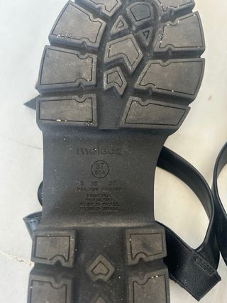 Sandalias negras Moleca tacón bajo