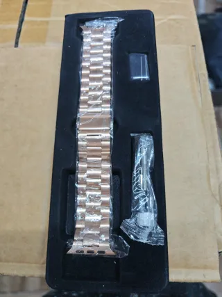 Correa de reloj metalizada color oro rosa
