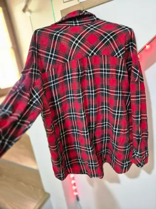 Camisa cuadros roja y negra Stradivarius