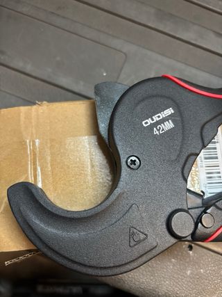 Tijera Corta tubos de PVC 42mm