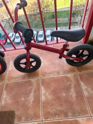 Bicicleta infantil roja marca chico