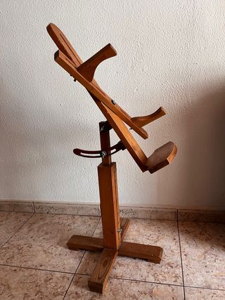 Suport de fusta per fer puntes de coixí (bolillo)