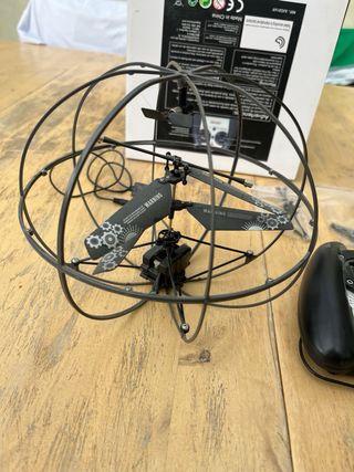 Set di droni con parti di ricambio