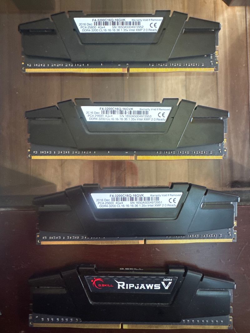 4x G.Skill Ripjaws V DDR4 3200MHz CL16