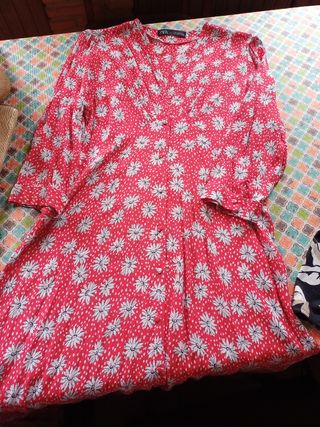 Vestido Zara flores blanco y rojo