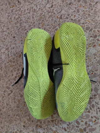 Zapatillas Puma Fútbol Negras y verdes