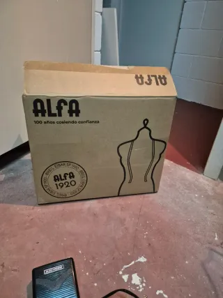 Máquina de coser Alfa 720+