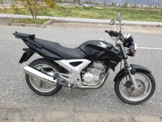Honda CBF 250cc Negra