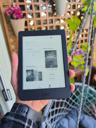 Kobo Nia e-reader con custodia