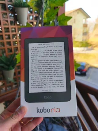 Kobo Nia e-reader con custodia