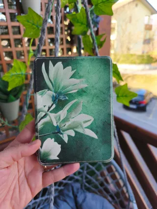 Kobo Nia e-reader con custodia