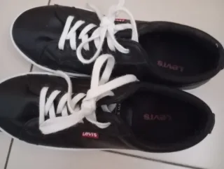 Zapatillas Levis Mujer Negras