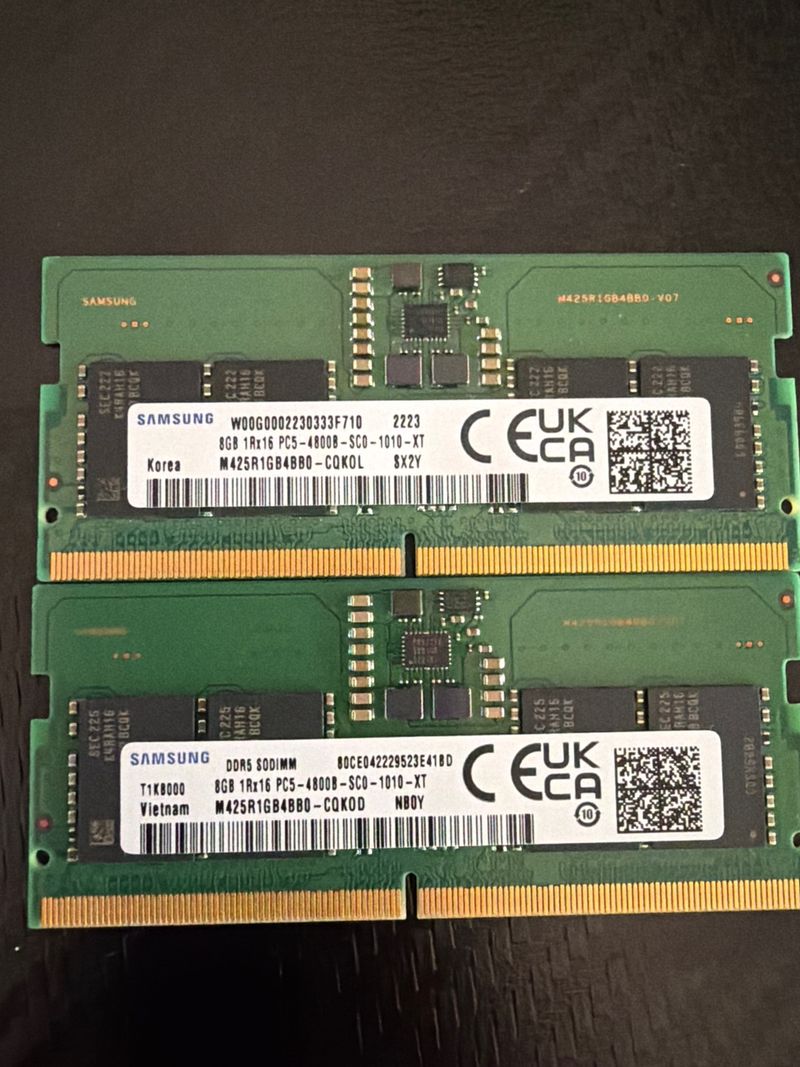 2x Samsung DDR5 SODIMM 8GB 4800MHz