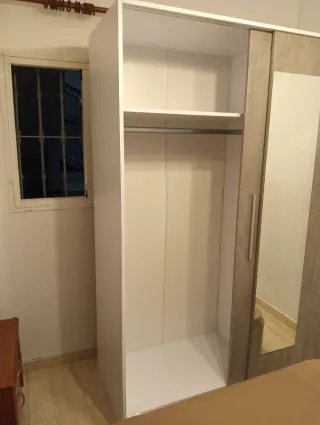 Armario de puertas correderas