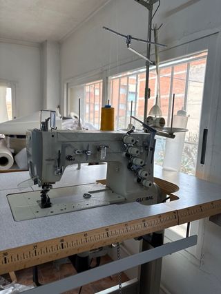 Máquina de coser industrial Global