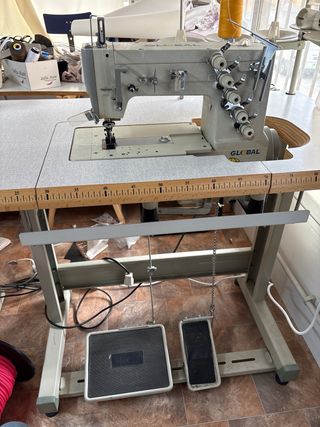 Máquina de coser industrial Global