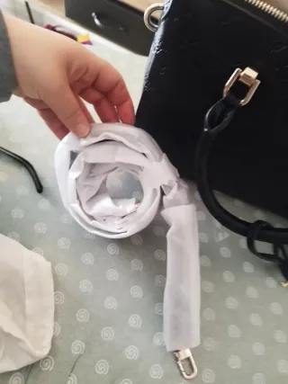 Borsa Guess Mano/Tracolla Nera