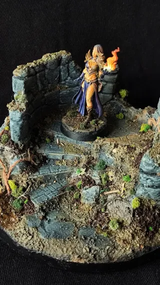 Warhammer  Miniatura Hechicera + Expositor.