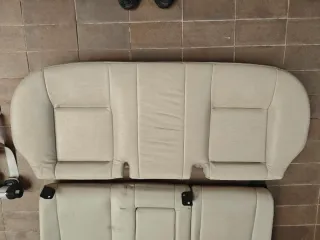 Asientos de cuero traseros