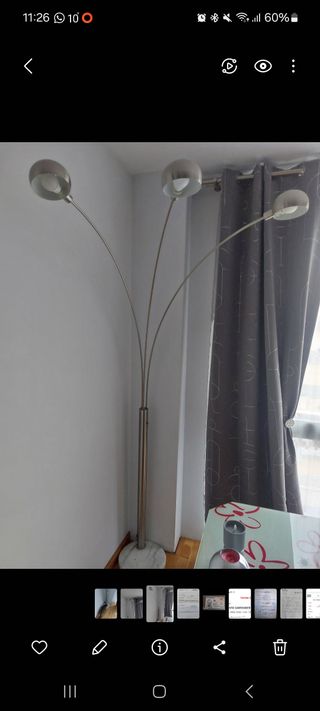 Lámpara de pie plateada 3 focos base mármol