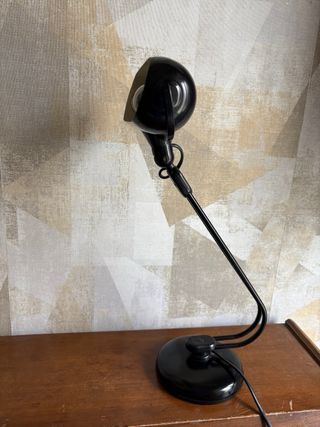 Lampada da tavolo vintage nera