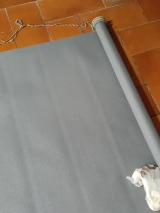 Estor gris para oficina